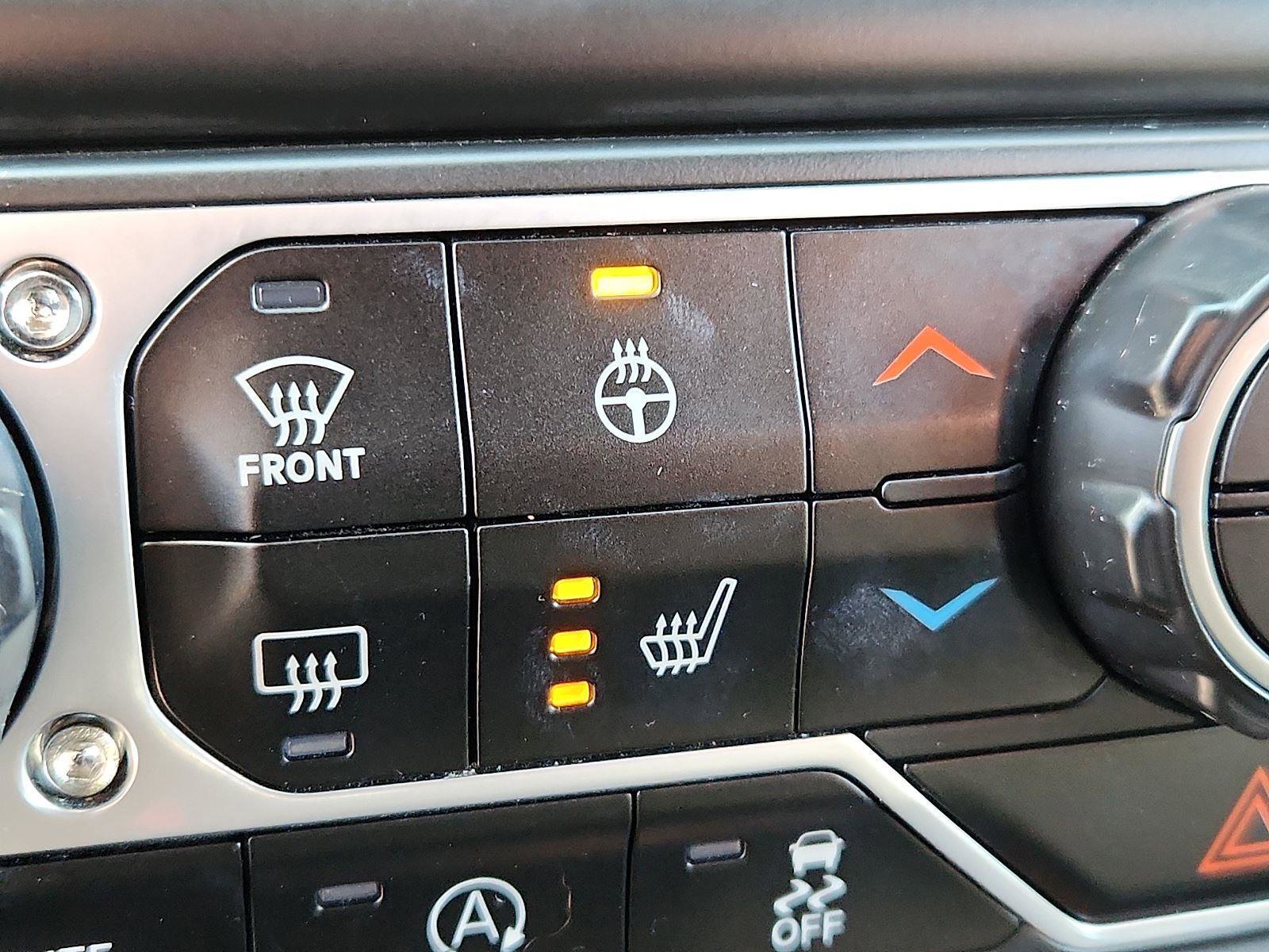 Used 2018 Jeep Wrangler Unlimited Sahara image 25