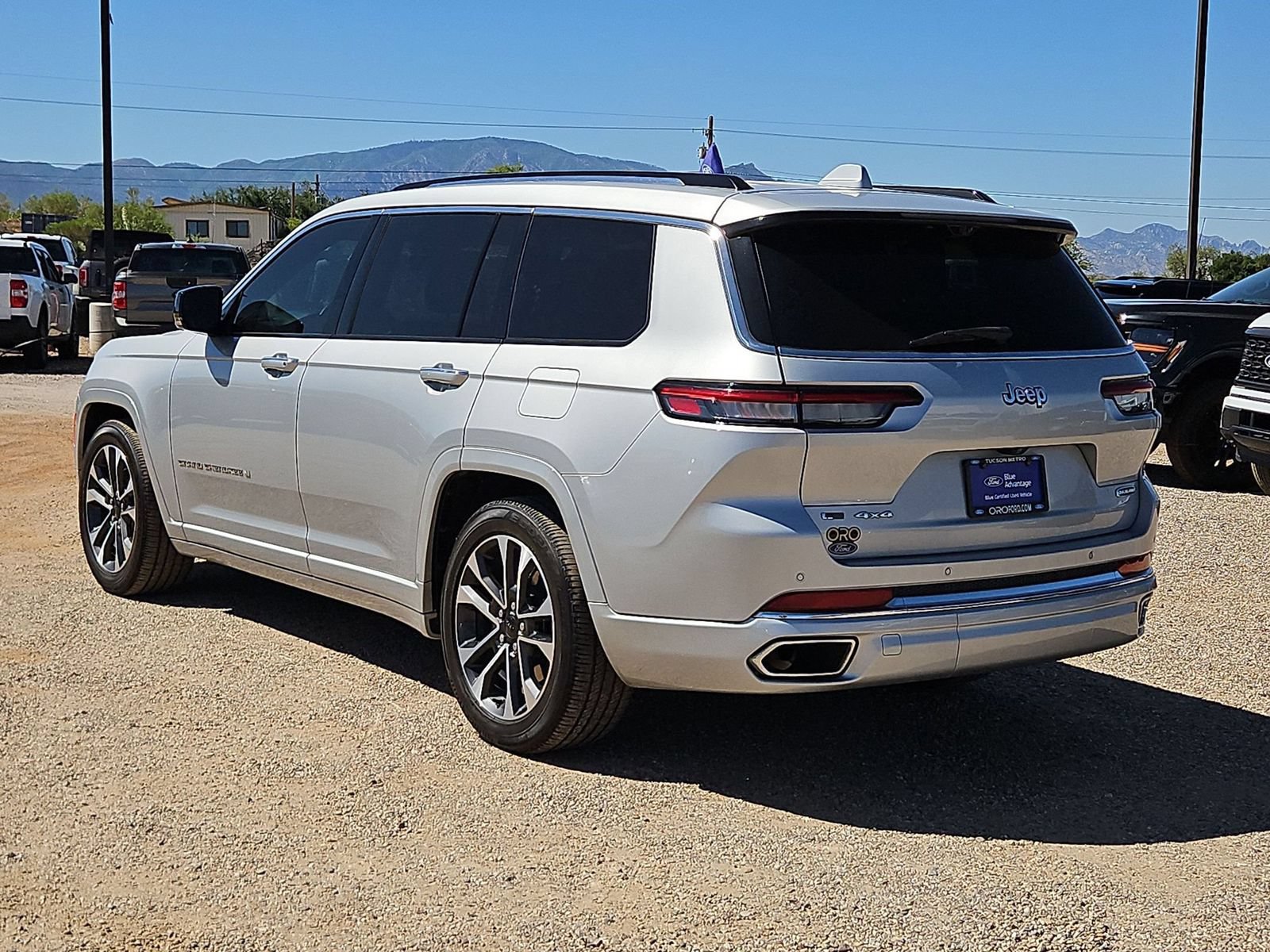 Used 2022 Jeep Grand Cherokee L Overland w/ Advanced Protech Group III AWD/4WD image 8