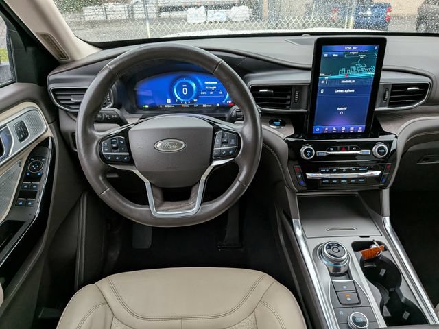 Certified 2023 Ford Explorer Platinum w/ Technology Package AWD/4WD image 26