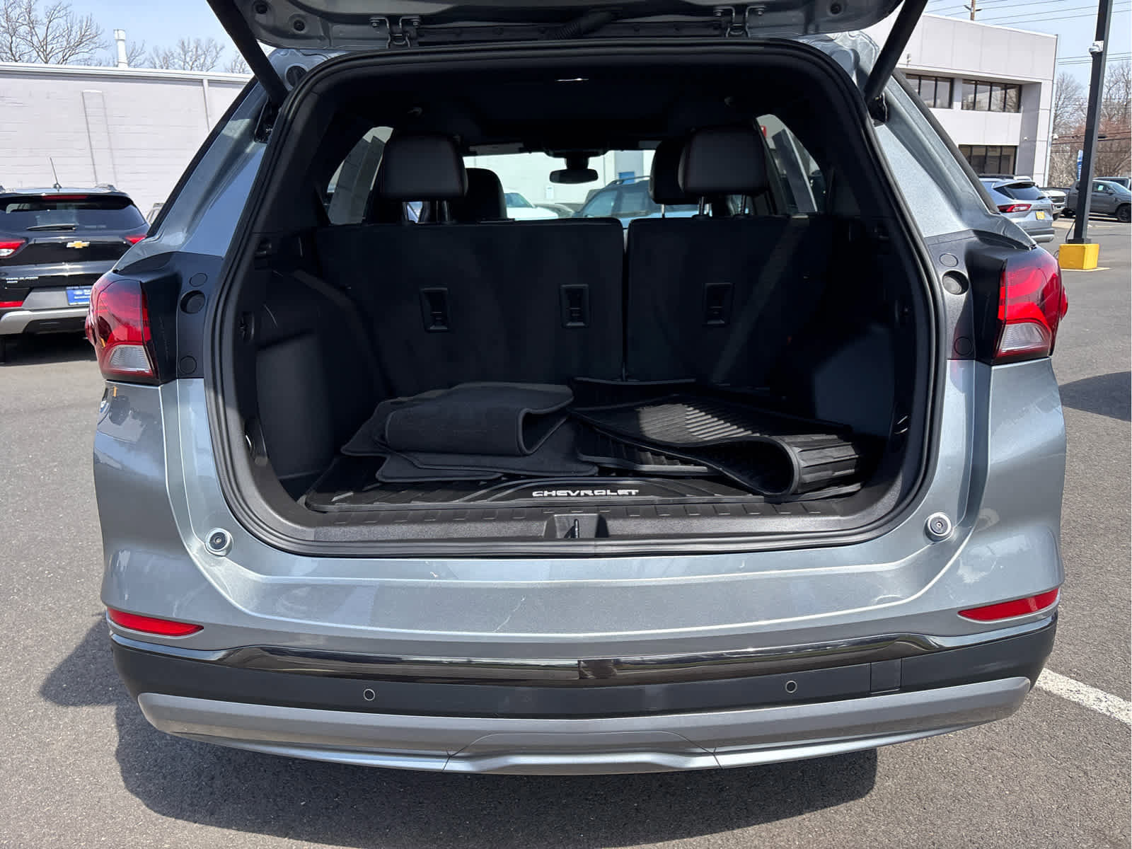 Used 2023 Chevrolet Equinox RS w/ RS Leather Package image 36