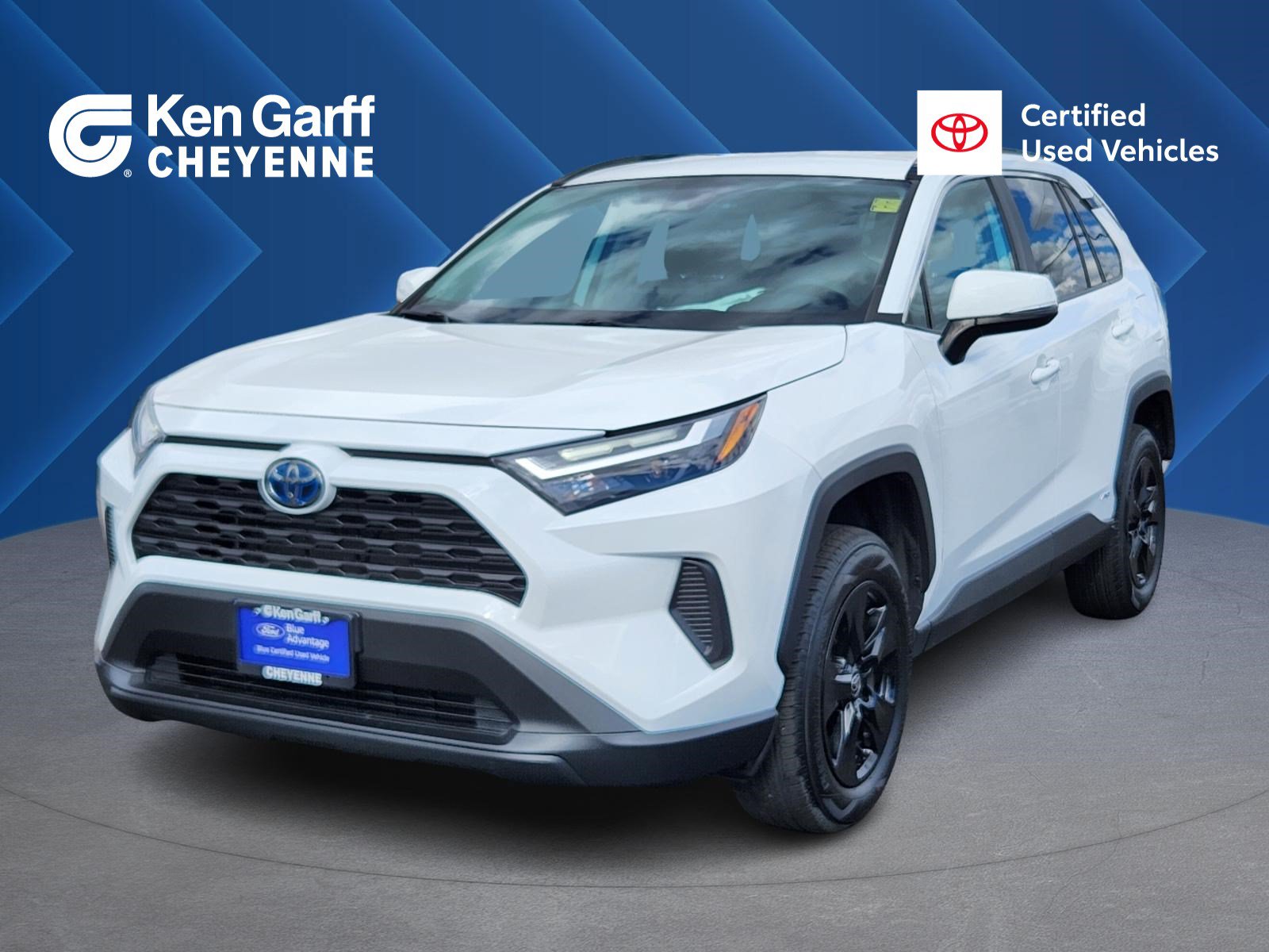 Used 2024 Toyota RAV4 XLE AWD/4WD image 1