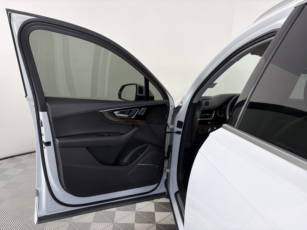 Used 2018 Audi Q7 3.0T Prestige image 10