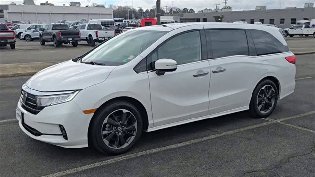 Used 2024 Honda Odyssey Elite image 2