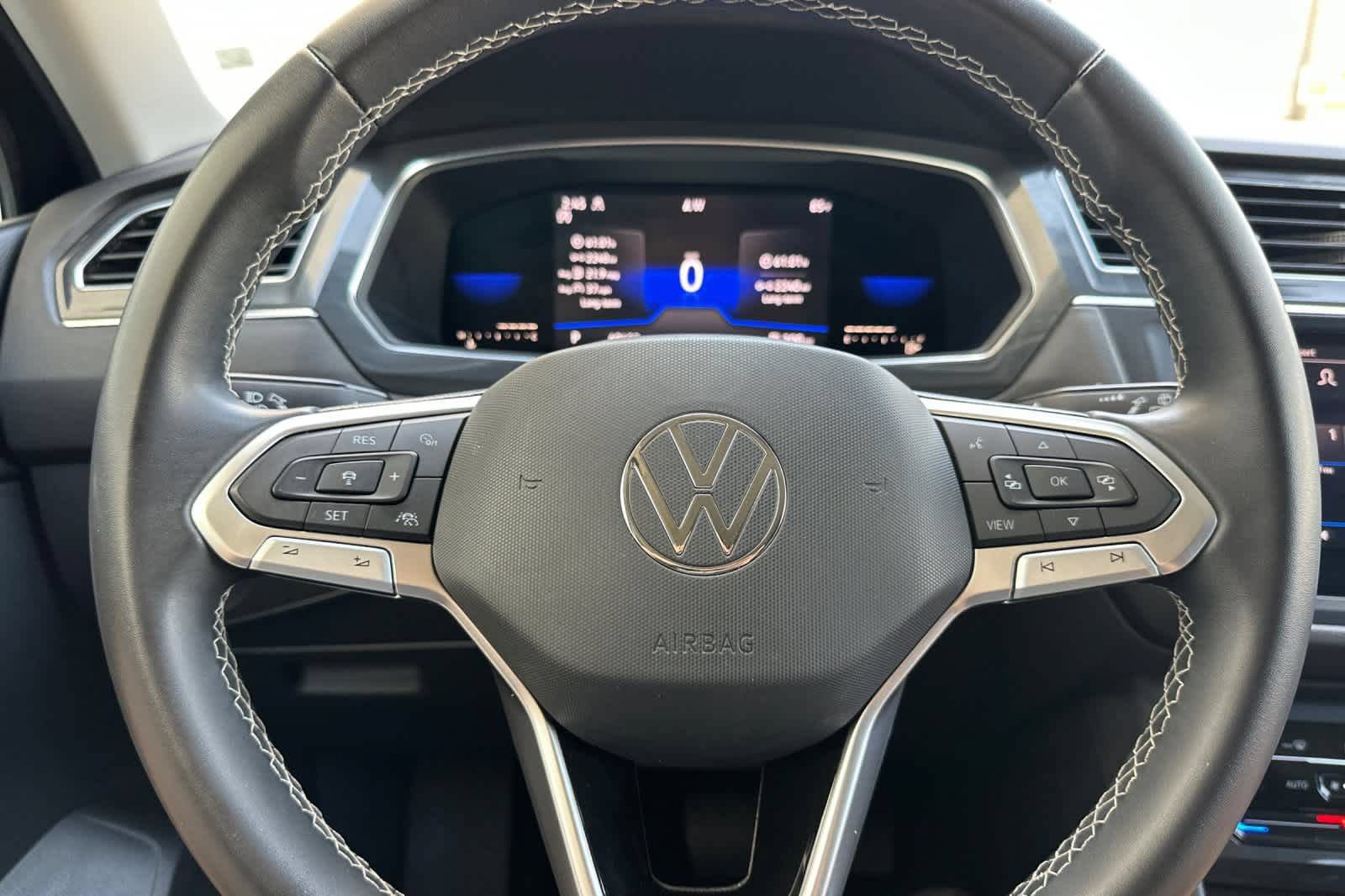 Used 2023 Volkswagen Tiguan SE AWD/4WD image 24
