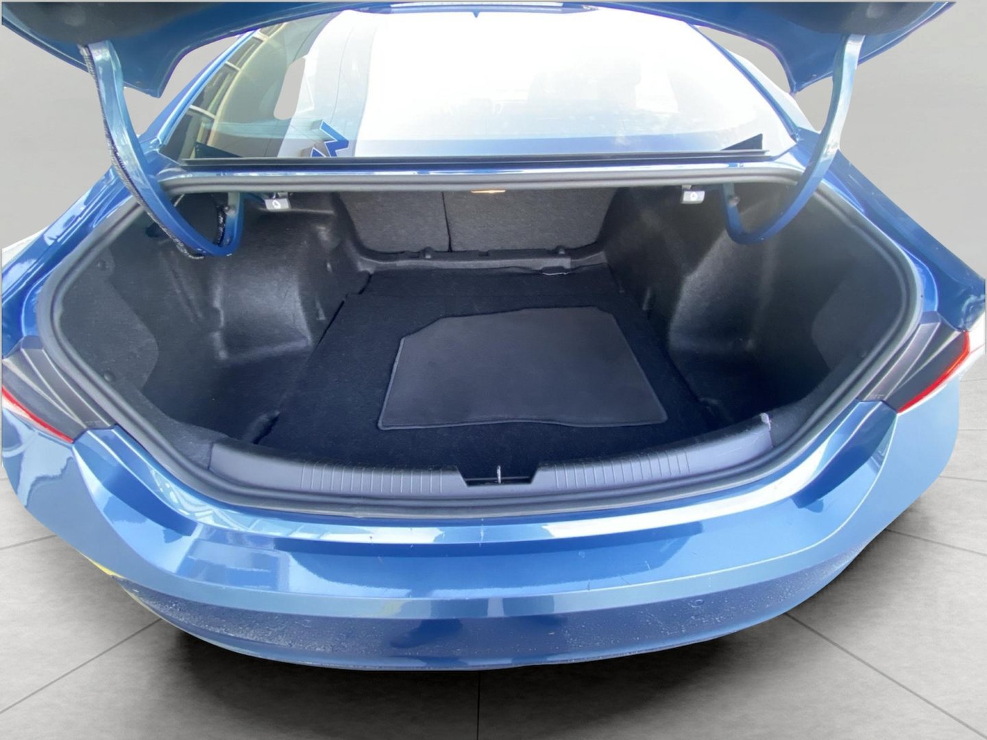 Used 2025 Chevrolet Malibu LT FWD image 11