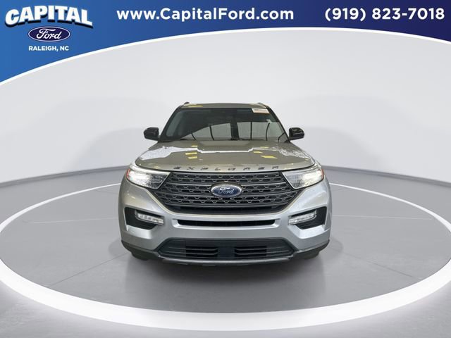 Certified 2022 Ford Explorer XLT w/ Equipment Group 202A image 9