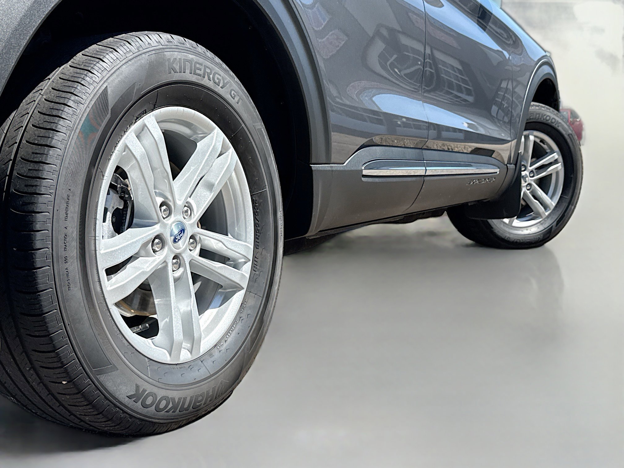 Certified 2024 Ford Explorer XLT w/ Class IV Trailer Tow Package image 19