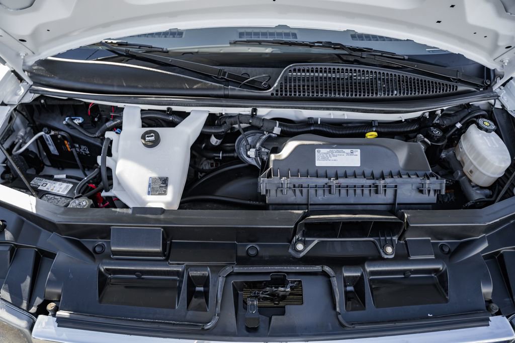 Used 2023 GMC Savana 2500 image 21