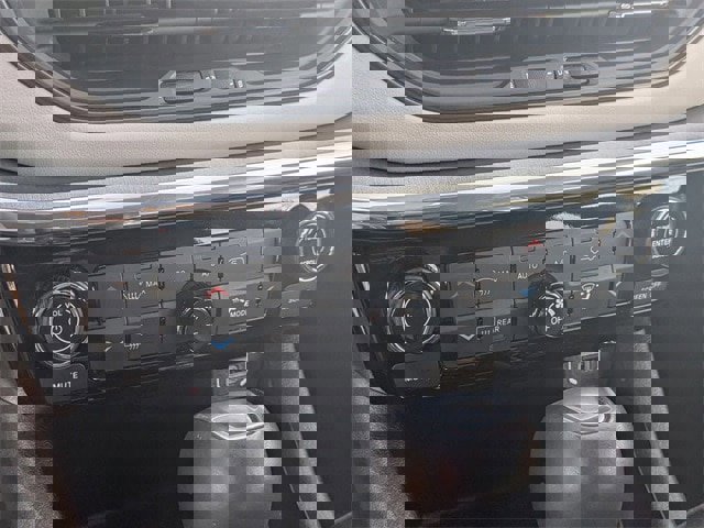 Used 2023 Jeep Compass Limited image 22