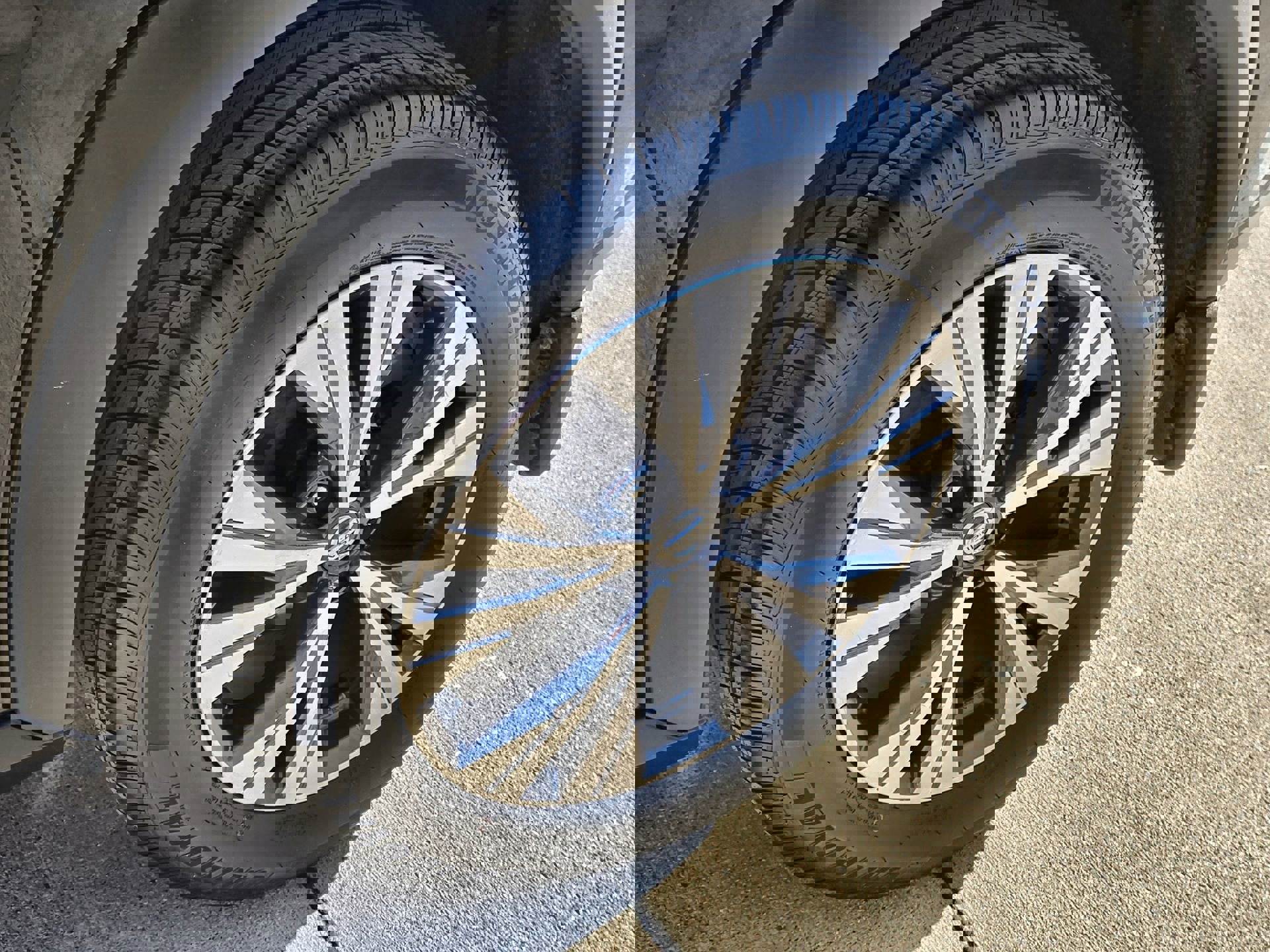 Used 2021 Nissan Rogue SV w/ Premium Package image 11