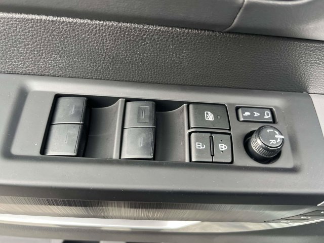 Used 2024 Toyota Tundra Platinum w/ TRD Off-Road Package AWD/4WD image 19