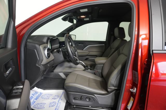 Used 2024 Chevrolet Colorado ZR2 w/ ZR2 Convenience Package III AWD/4WD image 28