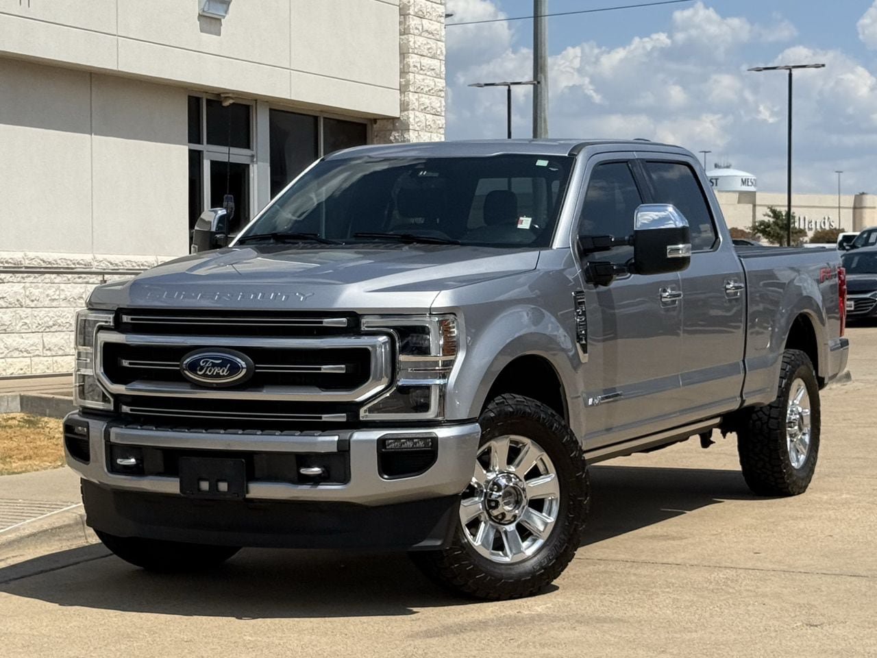 Certified 2022 Ford F250 Platinum w/ FX4 Off-Road Package AWD/4WD image 2