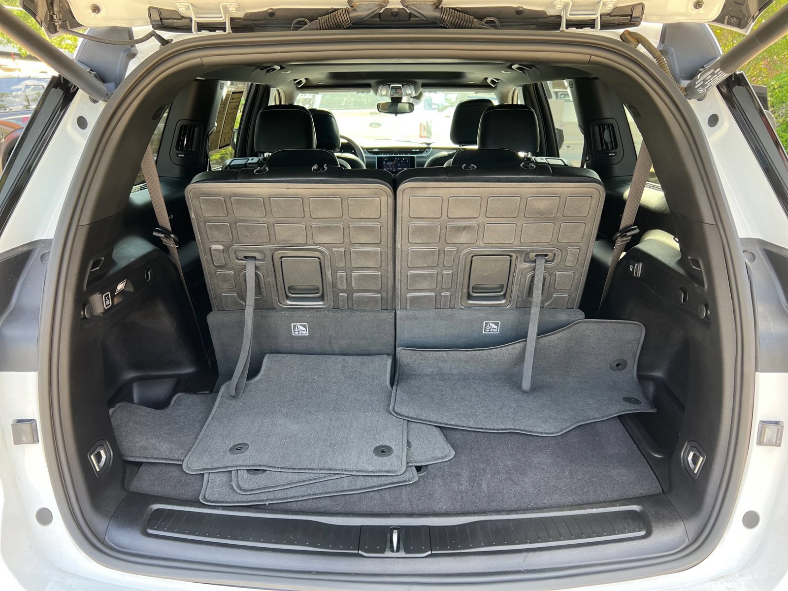 Used 2023 Jeep Grand Cherokee L Laredo AWD/4WD image 19