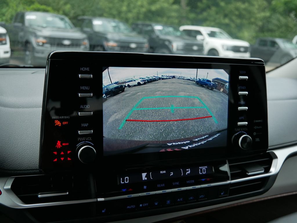 Used 2021 Toyota Sienna XLE w/ XLE Plus Package FWD image 28