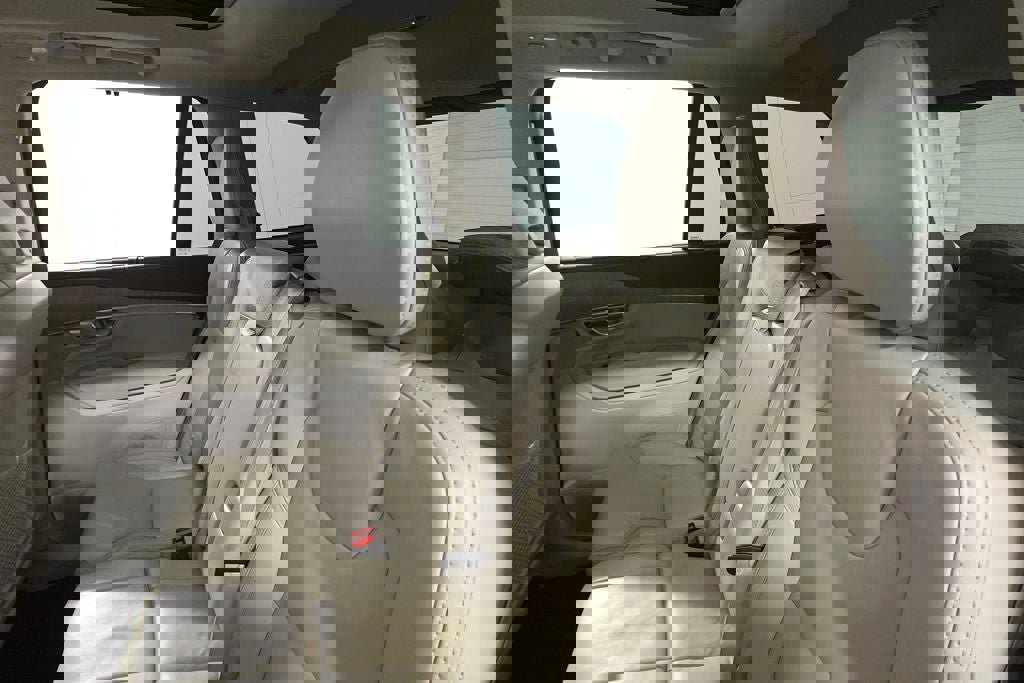 Used 2023 Volvo XC90 B6 Ultimate w/ Protection Package Premier image 26