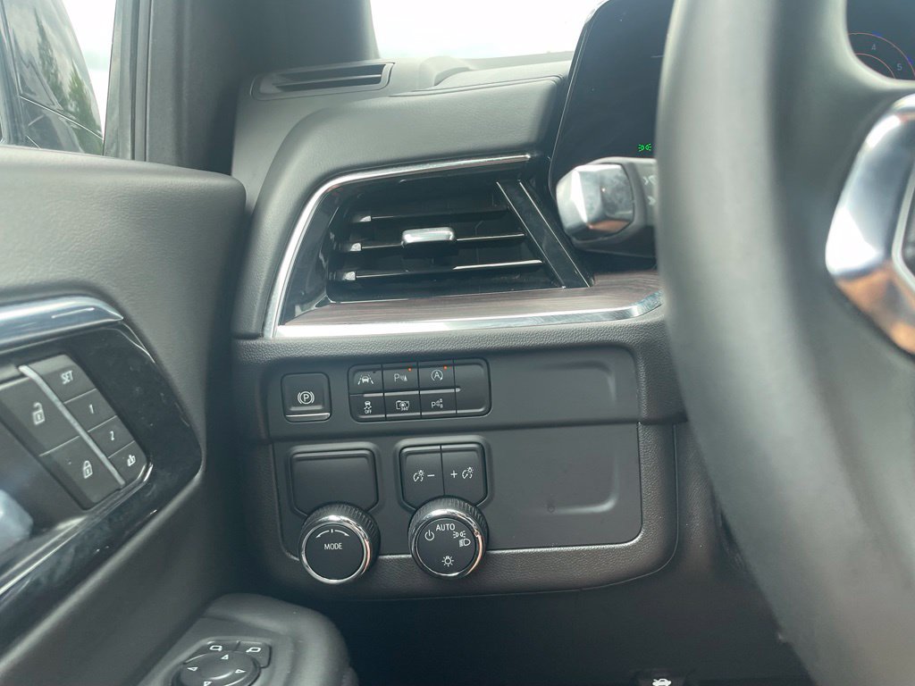 Used 2025 Chevrolet Tahoe LT RWD image 12