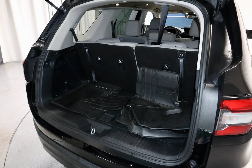 Used 2023 Honda Pilot LX image 13
