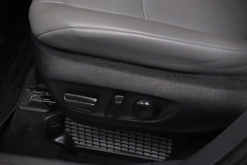 Used 2022 Toyota Sienna XLE w/ XLE Plus Package image 25