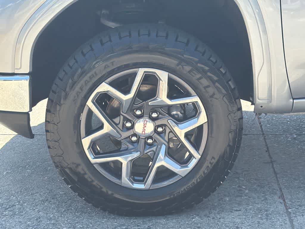 Used 2023 GMC Sierra 1500 SLT w/ SLT Premium Package AWD/4WD image 9