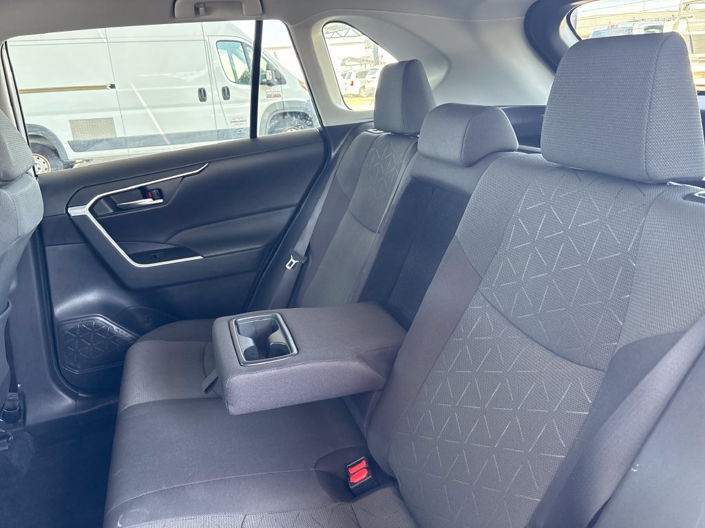 Used 2024 Toyota RAV4 XLE AWD/4WD image 19
