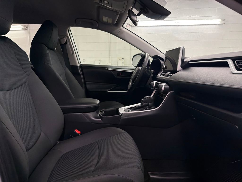 Used 2024 Toyota RAV4 LE image 27