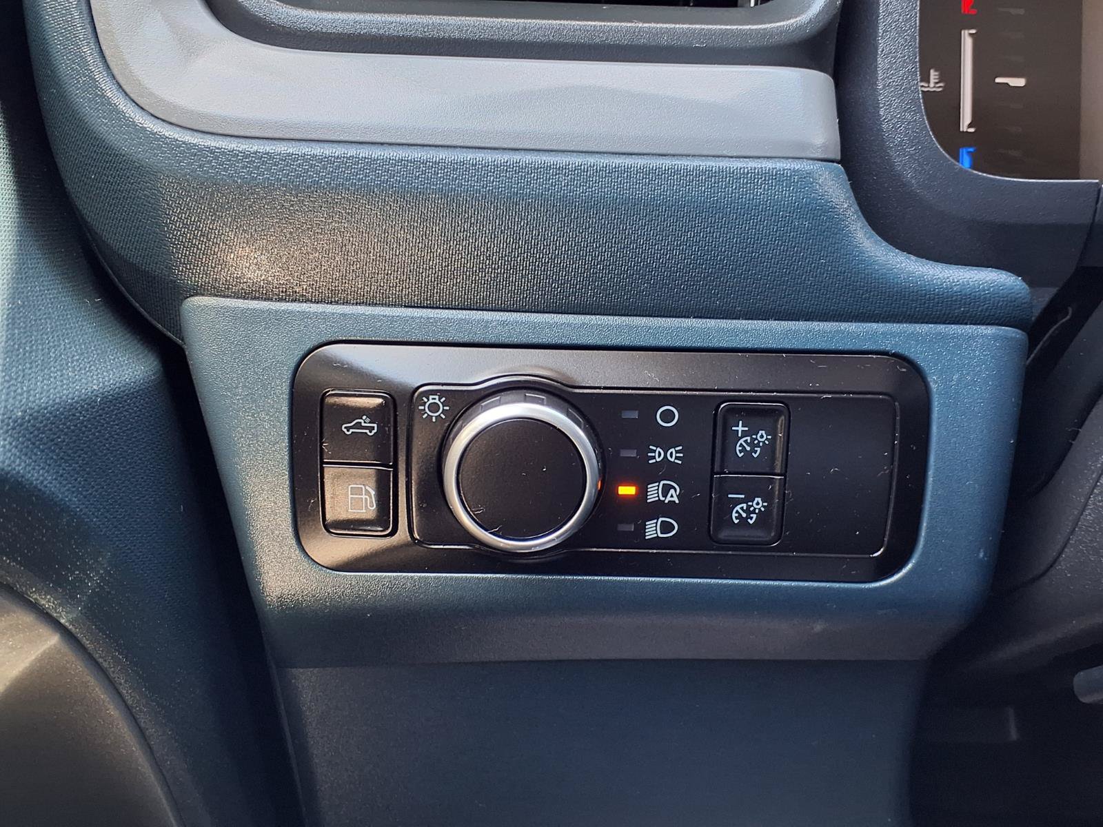 Certified 2025 Ford Maverick XL FWD image 25