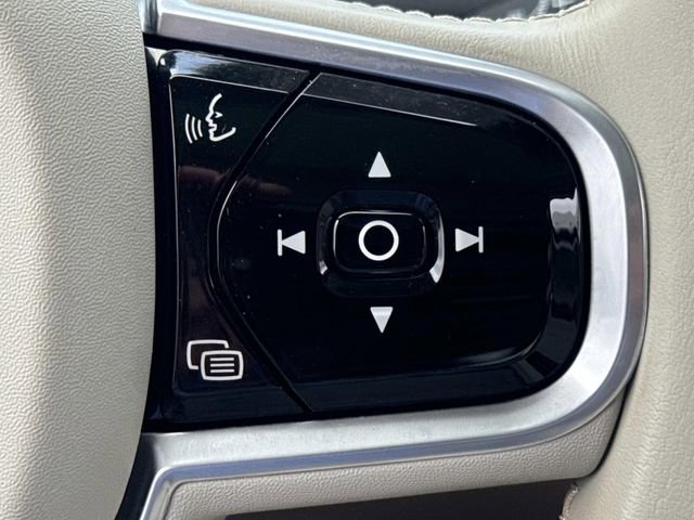 Used 2020 Volvo XC90 T6 Momentum AWD/4WD image 29