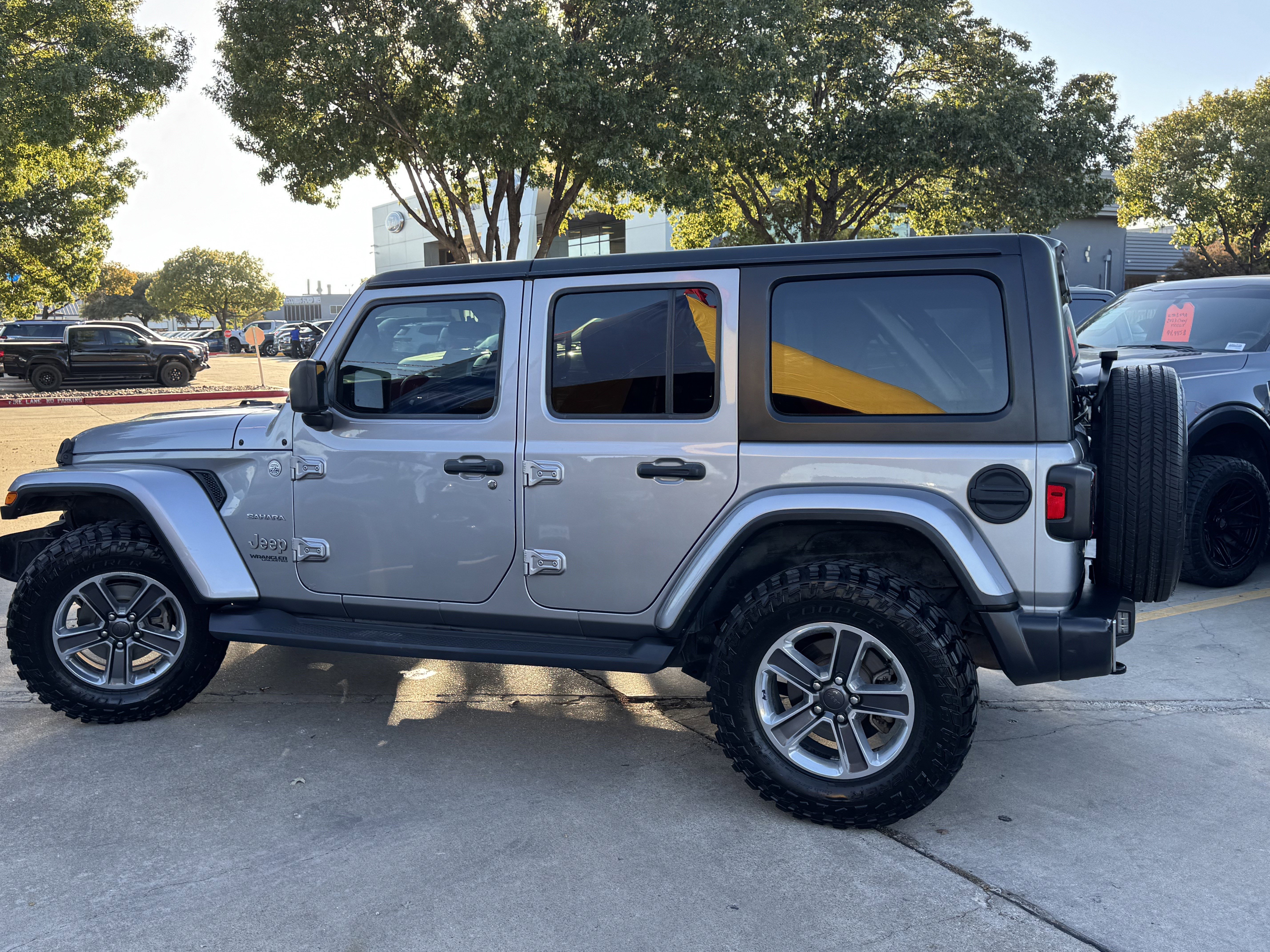 Used 2020 Jeep Wrangler Unlimited Sahara image 7
