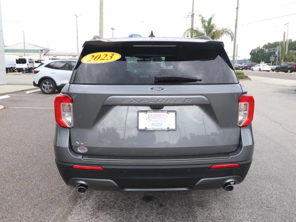 Certified 2023 Ford Explorer XLT w/ Equipment Group 202A image 4