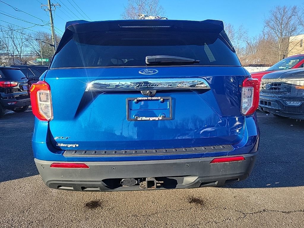 Certified 2023 Ford Explorer XLT w/ Class IV Trailer Tow Package image 4