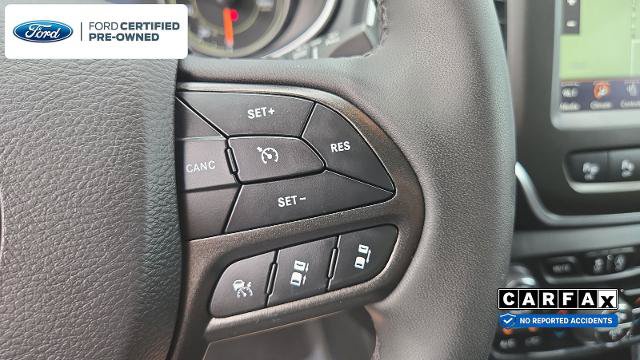 Used 2023 Jeep Cherokee Trailhawk w/ Trailer Tow Group AWD/4WD image 19
