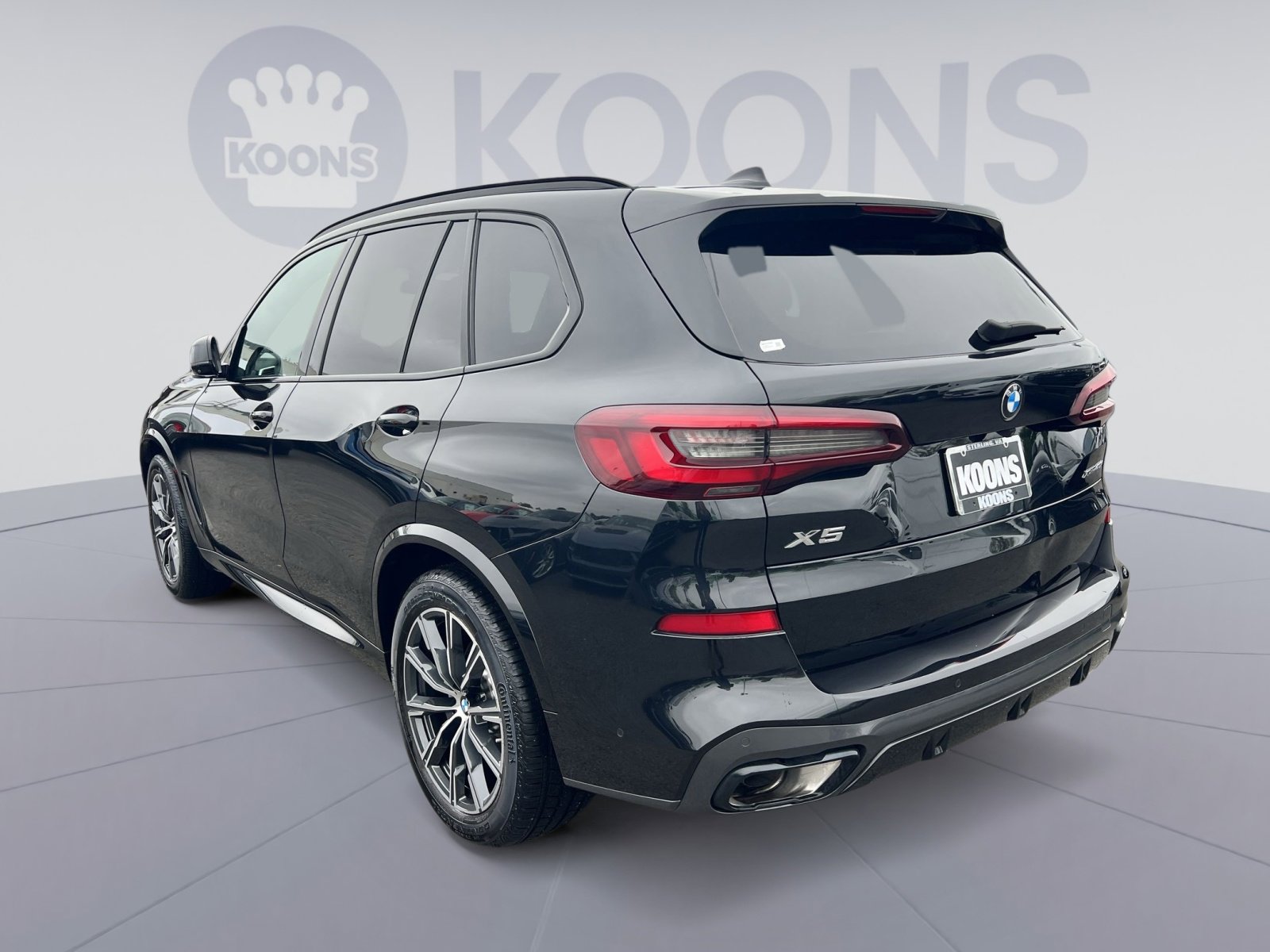 Used 2023 BMW X5 xDrive40i w/ M Sport Package AWD/4WD image 8
