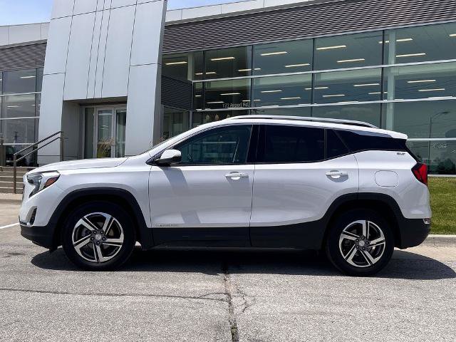 Used 2021 GMC Terrain SLT w/ Infotainment Package II AWD/4WD image 3