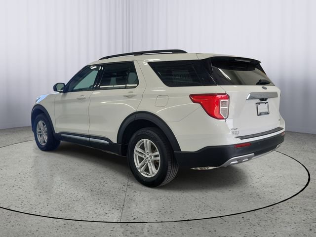 Certified 2022 Ford Explorer XLT w/ Equipment Group 202A AWD/4WD image 3