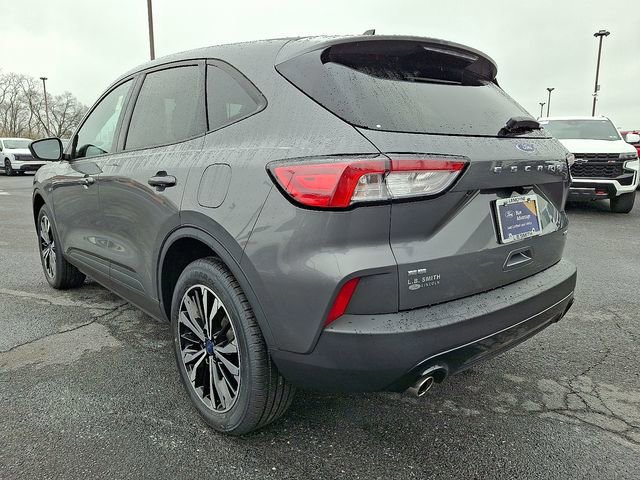 Certified 2022 Ford Escape SE w/ SE Sport Appearance Package AWD/4WD image 4