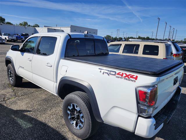 Used 2022 Toyota Tacoma TRD Off-Road w/ Technology Package AWD/4WD image 3