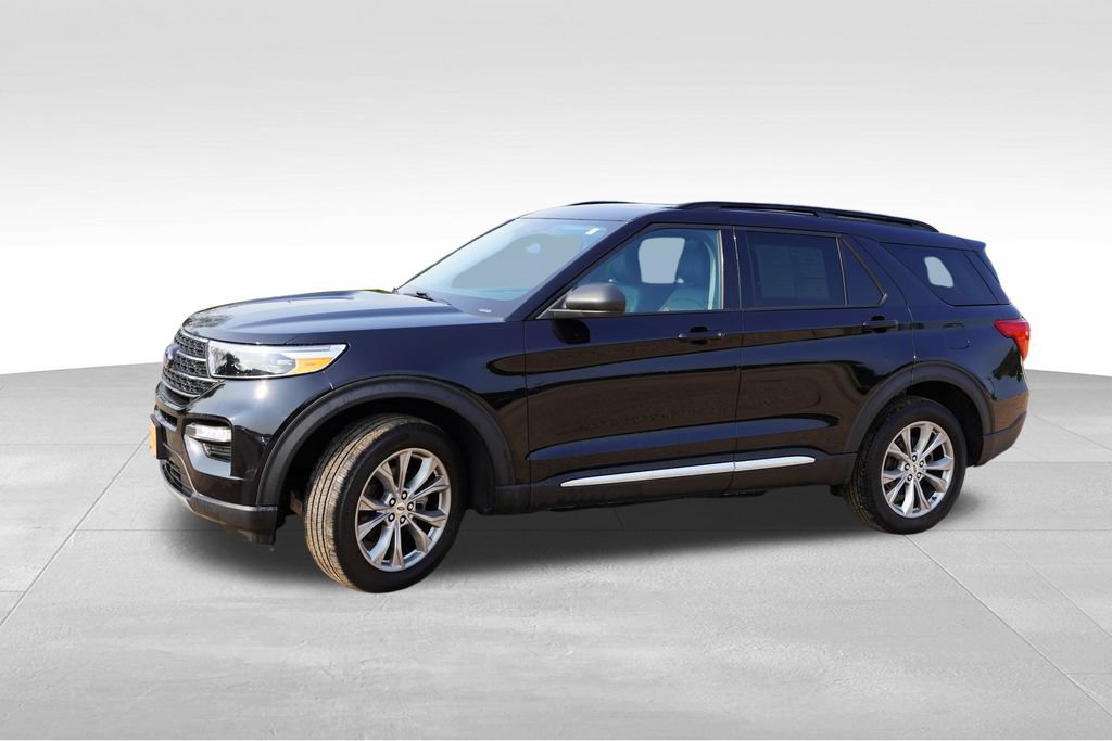 Certified 2024 Ford Explorer XLT w/ Equipment Group 202A AWD/4WD image 10