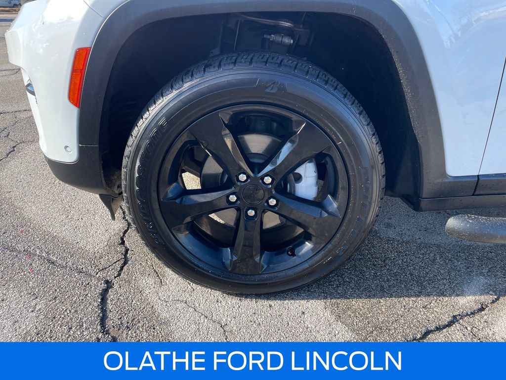 Used 2024 Jeep Grand Cherokee Limited w/ Luxury Tech Group II image 33