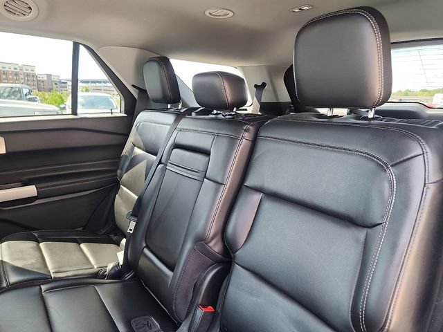 Certified 2023 Ford Explorer XLT w/ Equipment Group 202A AWD/4WD image 24