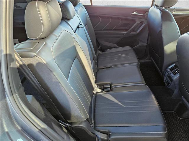 Used 2022 Volkswagen Tiguan SE R-Line image 22