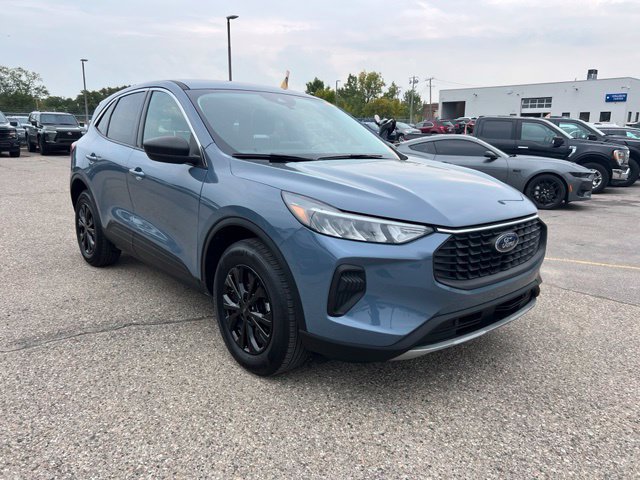 Certified 2024 Ford Escape Active AWD/4WD image 3