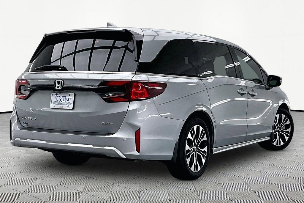 Used 2025 Honda Odyssey Elite image 4