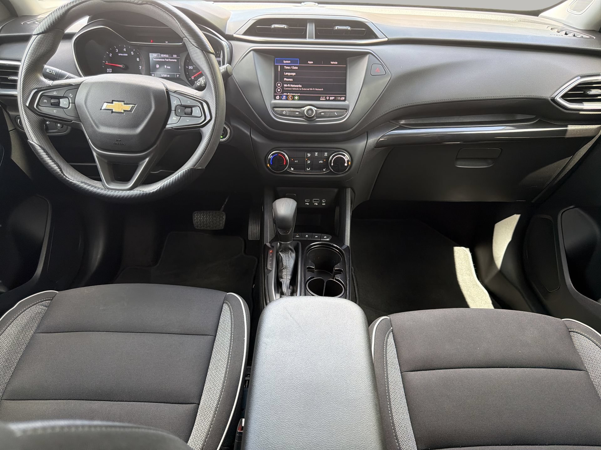 Used 2022 Chevrolet TrailBlazer LT FWD image 46