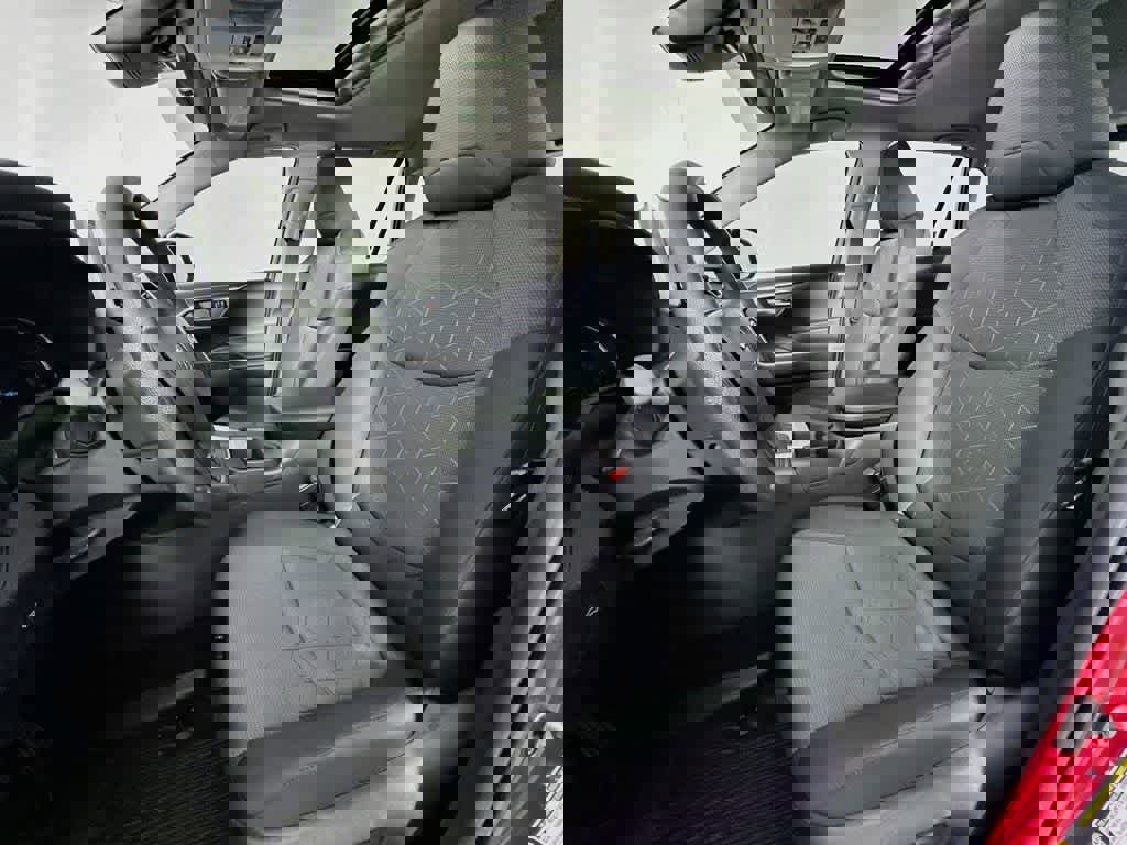 Used 2025 Toyota RAV4 XLE w/ Convenience Package image 12