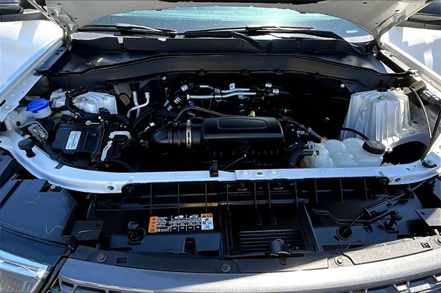 Certified 2022 Ford Explorer XLT w/ Equipment Group 202A image 10