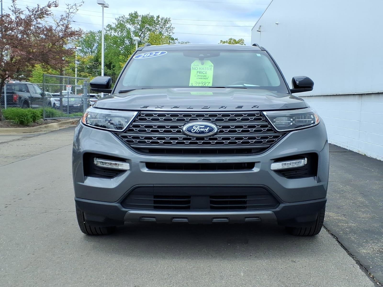 Certified 2024 Ford Explorer XLT w/ Equipment Group 202A AWD/4WD image 2