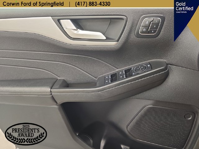 Certified 2025 Ford Escape Platinum AWD/4WD image 33