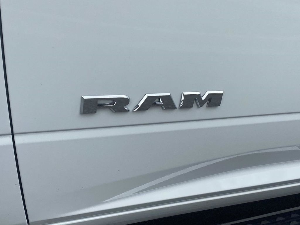 Used 2024 RAM 2500 Big Horn AWD/4WD image 15