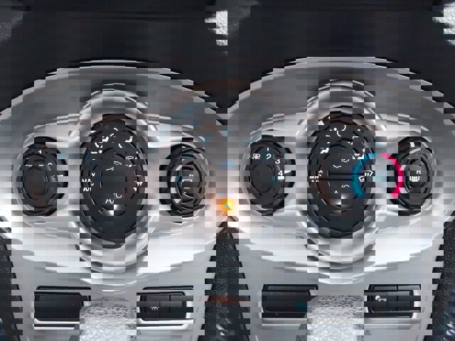 Certified 2018 Ford Fiesta SE image 21